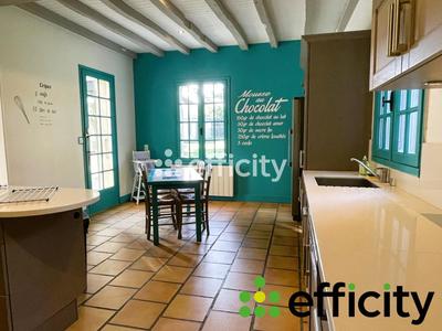 Maison de village - 360 m² - 10 pièces