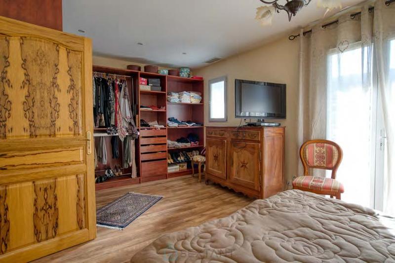 Maison - 313 m² - 11 pièces