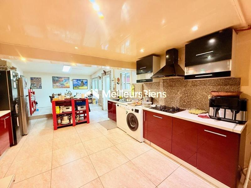 Maison - 131 m² - 10 pièces