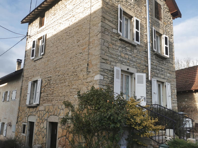 Maison de village - 90 m² - 4 pièces