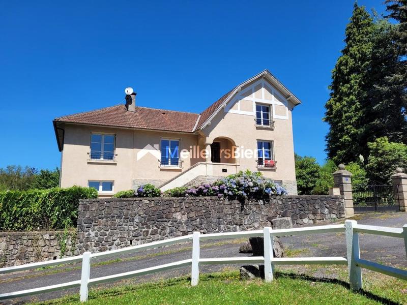 Maison de village - 170 m² - 8 pièces