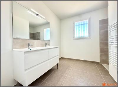 Maison - 85 m² - 5 pièces