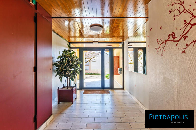 Appartement - 97 m² - 4 pièces