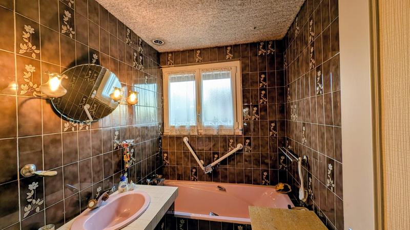 Maison - 185 m² - 8 pièces