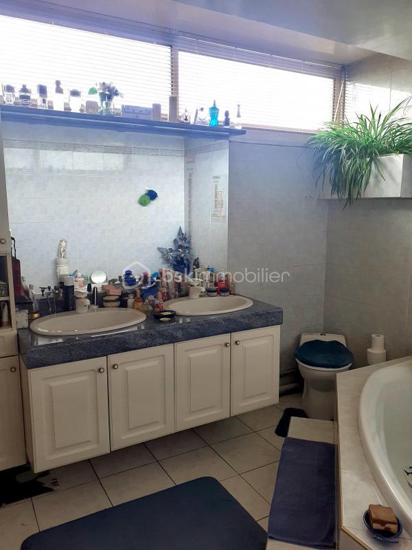 Maison - 104 m² - 4 pièces