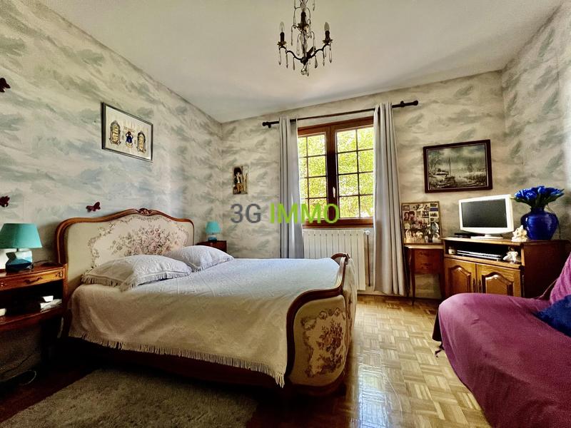 Maison traditionnelle - 195 m² - 5 pièces