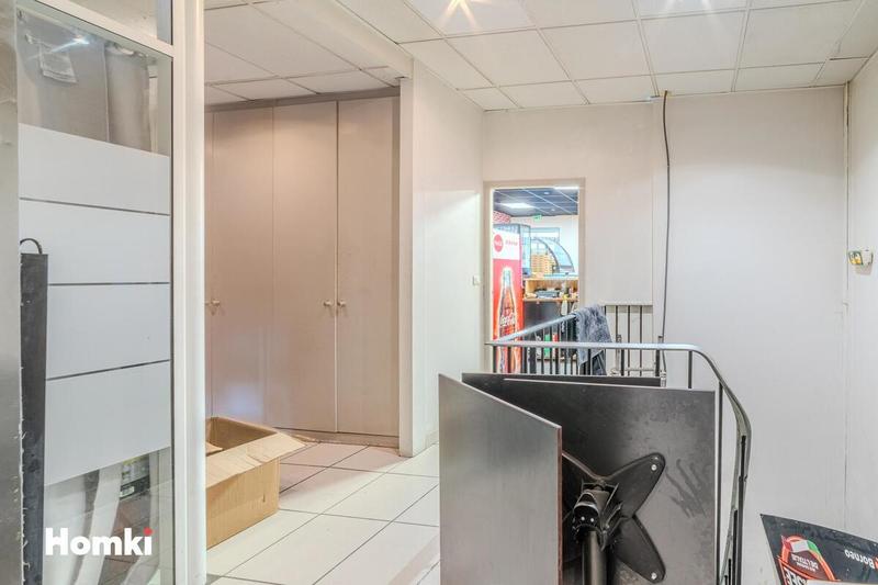 Local commercial - 130 m² - 5 pièces