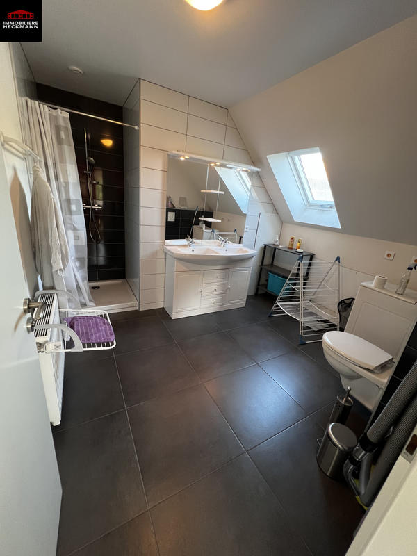 Maison - 234 m² - 7 pièces