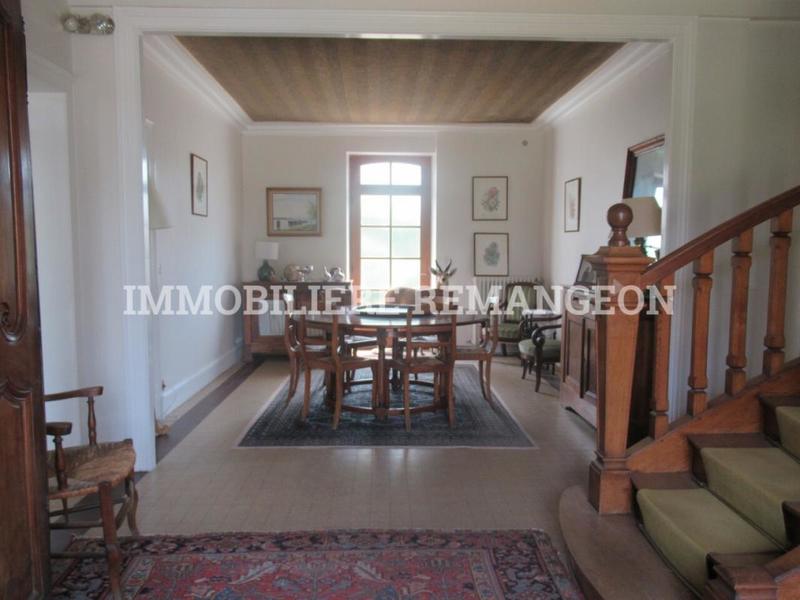 Demeure - 262 m² - 9 pièces