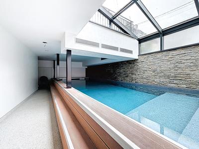 Maison - 196 m² - 8 pièces