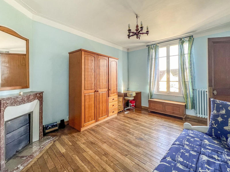 Maison traditionnelle - 294 m² - 15 pièces