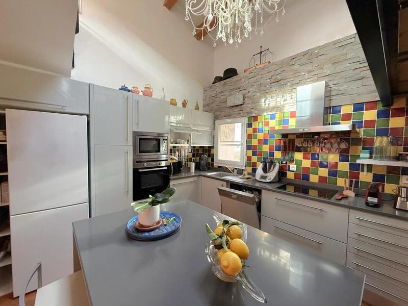 Appartement - 202 m² - 8 pièces