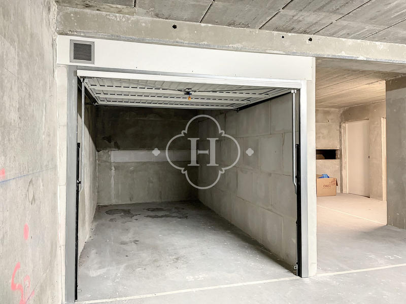 Parking / Garage - 11 m²