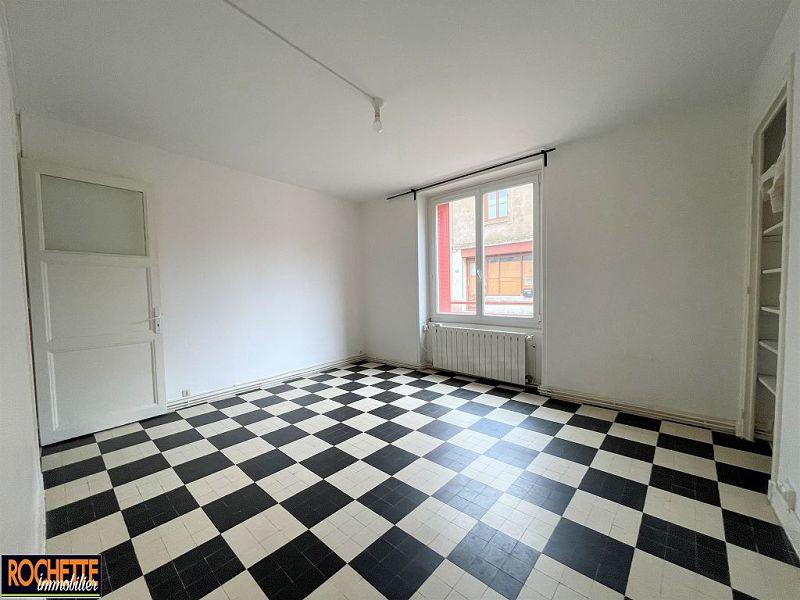 Maison traditionnelle - 148 m² - 8 pièces