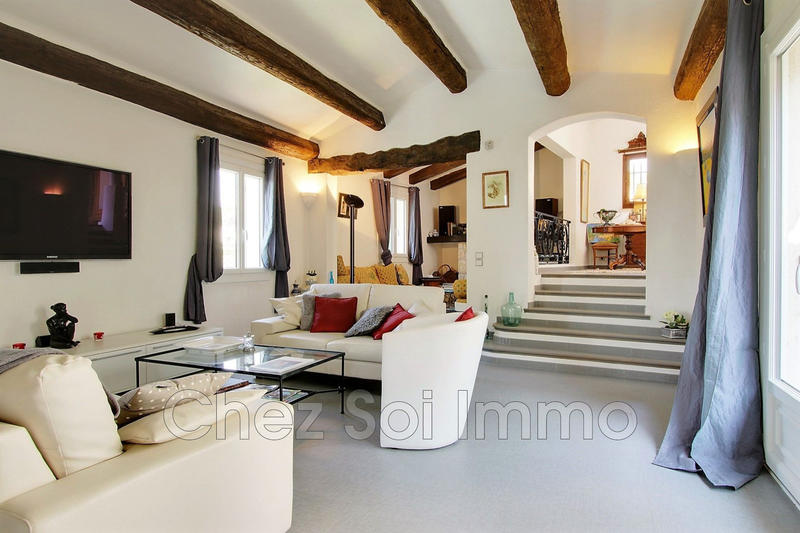 Villa - 235 m² - 8 pièces