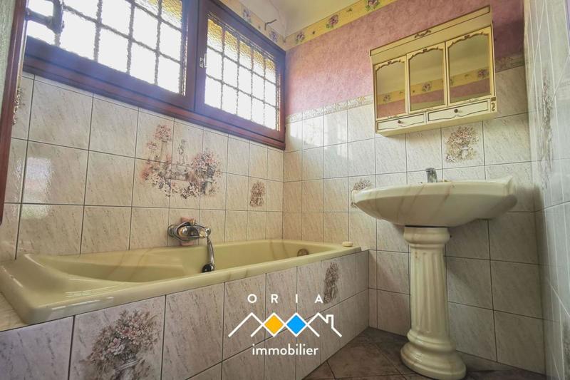 Maison - 97 m² - 5 pièces