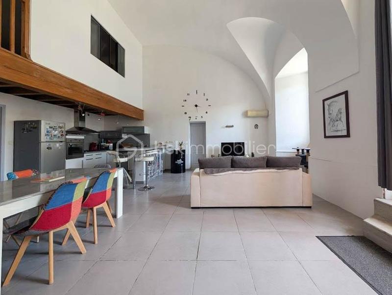 Loft - 95 m² - 4 pièces