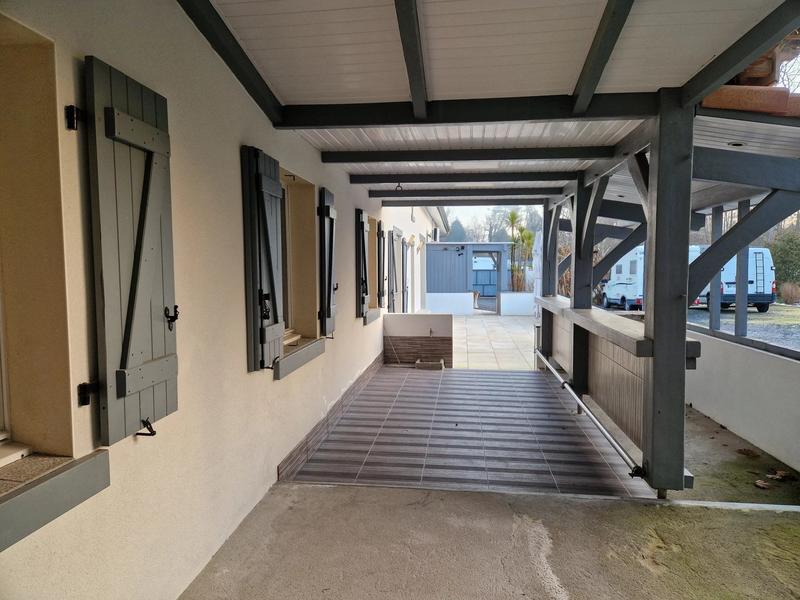 Maison - 214 m² - 7 pièces