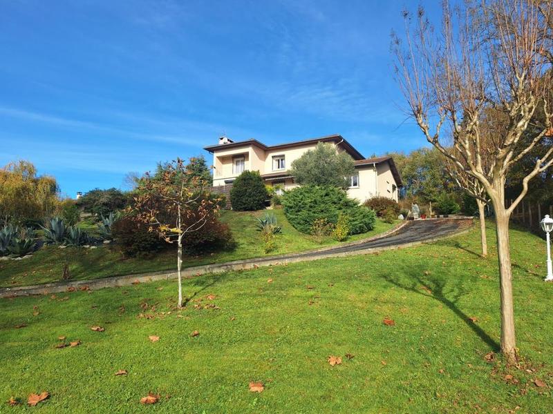 Maison chambre d'hôtes - 225 m² - 9 pièces