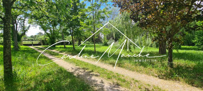 Propriété - 300 m² - 8 pièces