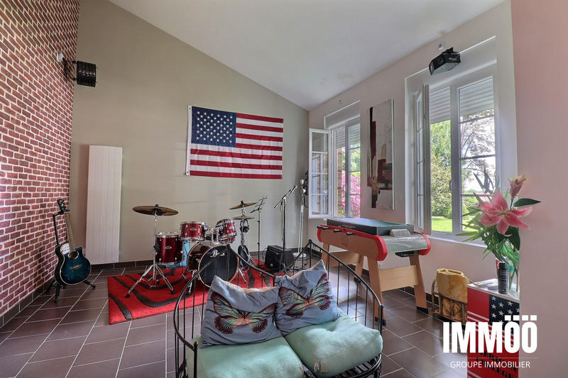 Maison - 265 m² - 6 pièces