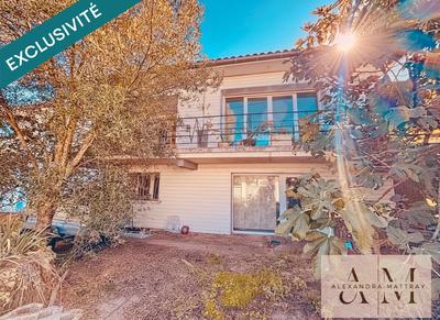 Villa - 253 m² - 9 pièces