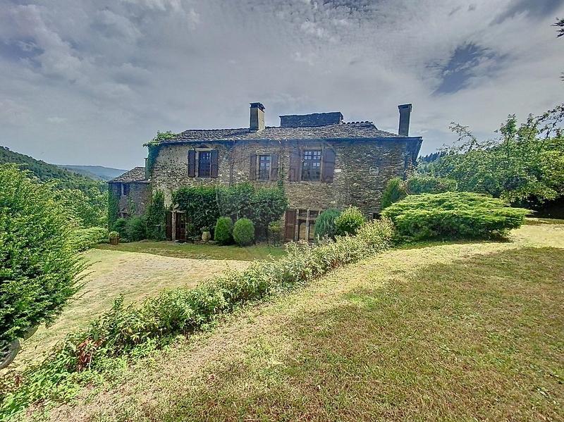 Propriété - 420 m² - 10 pièces