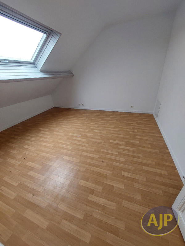 Maison - 121 m² - 6 pièces