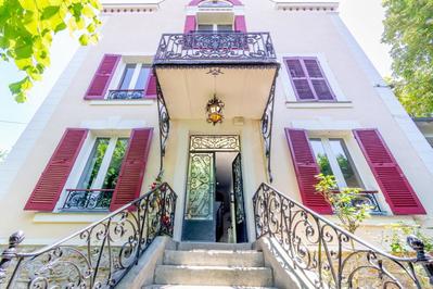 Maison bourgeoise - 255 m² - 9 pièces