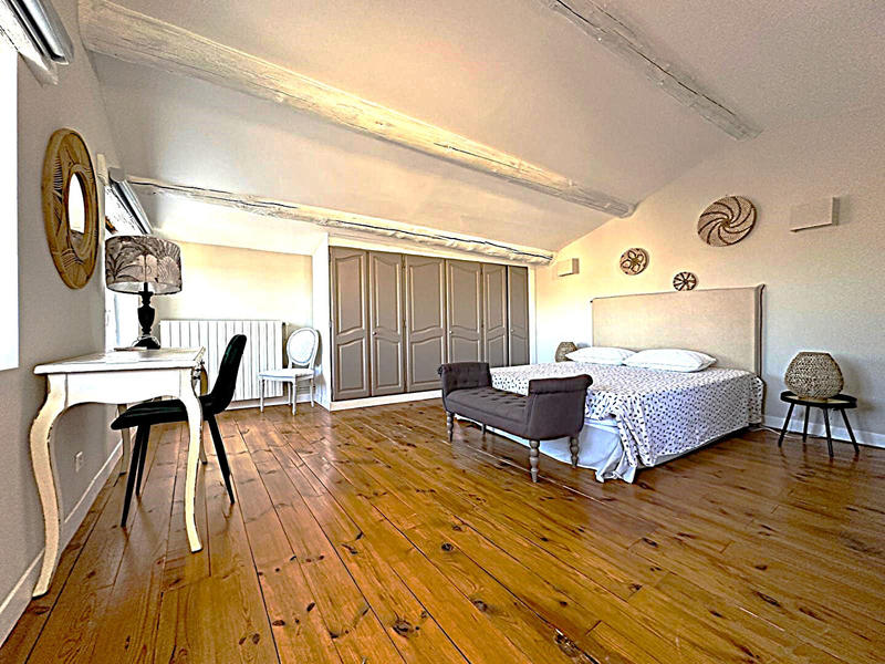 Maison - 215 m² - 6 pièces