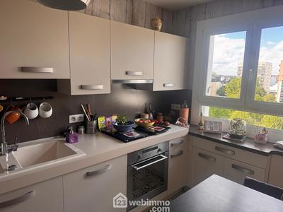 Appartement - 98 m² - 4 pièces