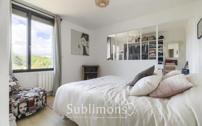 Maison - 235 m² - 9 pièces