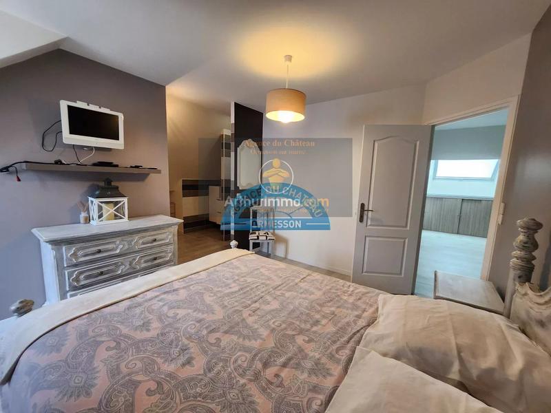 Maison - 240 m² - 9 pièces