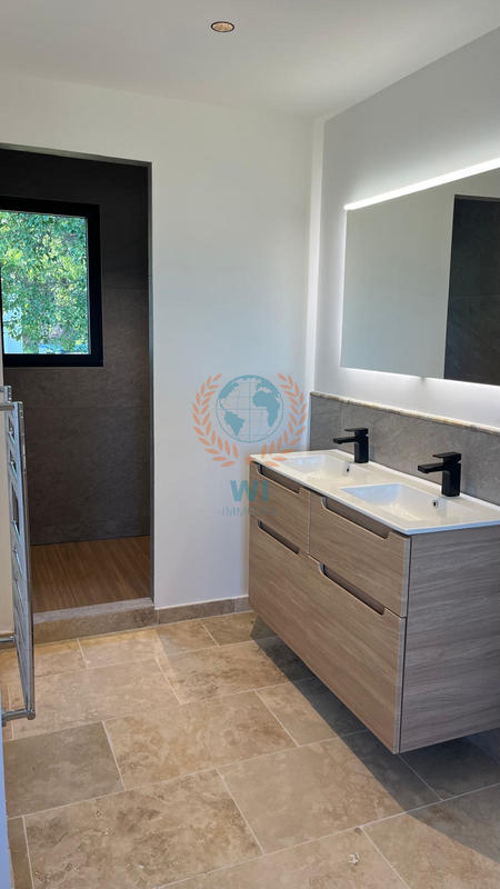 Maison - 140 m² - 5 pièces