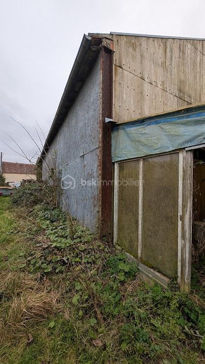 Grange - 300 m² - 1 pièce