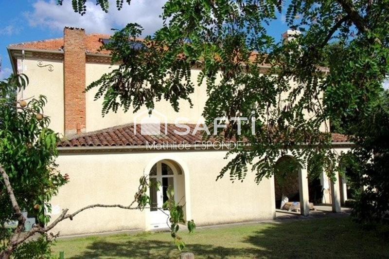 Maison - 235 m² - 7 pièces