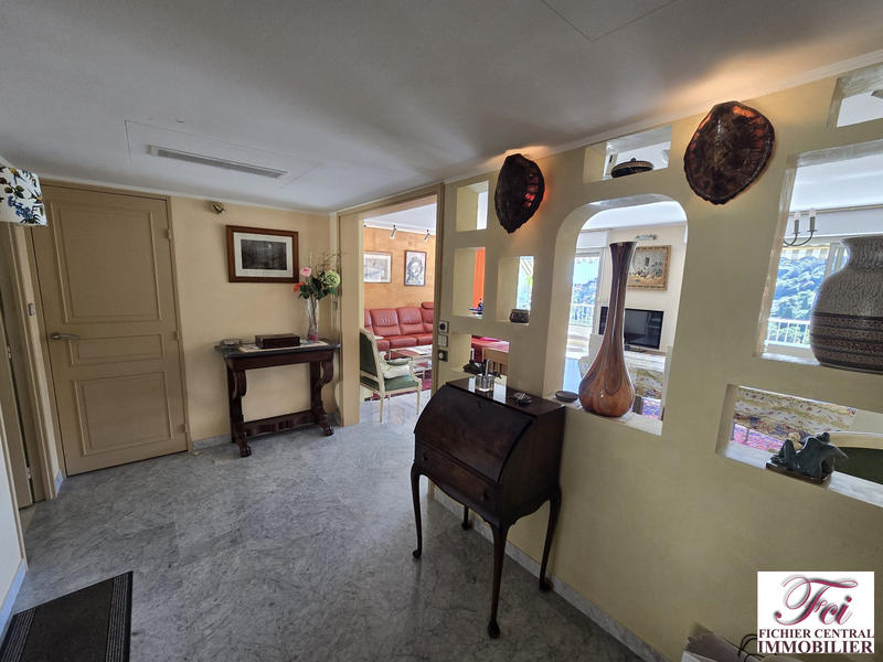 Appartement - 99 m² - 4 pièces