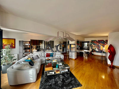 Appartement - 180 m² - 6 pièces