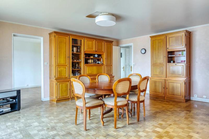 Maison - 215 m² - 9 pièces