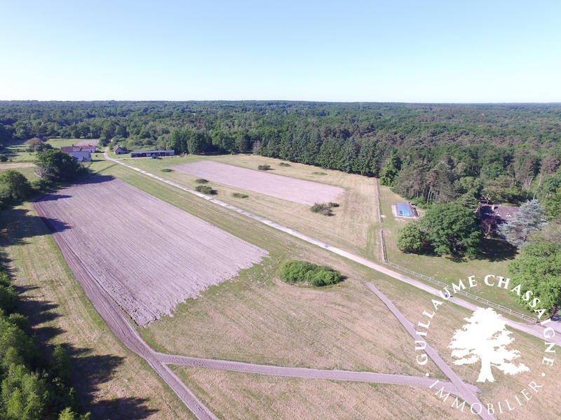 Maison traditionnelle - 400 m² - 12 pièces