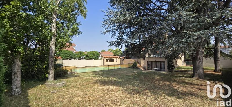 Maison - 235 m² - 7 pièces