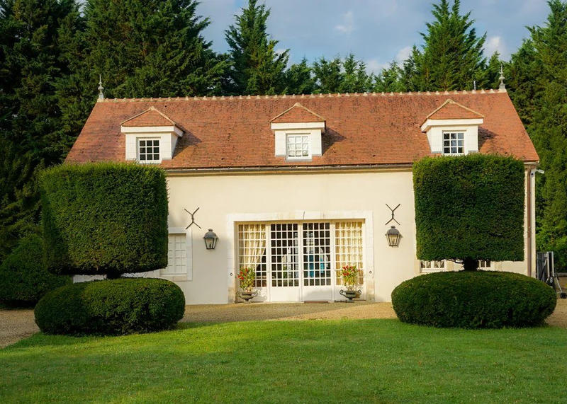 Château - 1 242 m² - 20 pièces