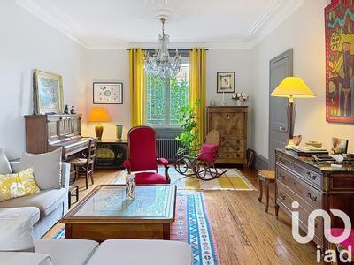 Maison - 240 m² - 10 pièces