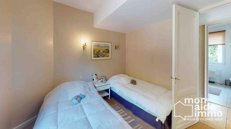 Maison ancienne - 275 m² - 7 pièces