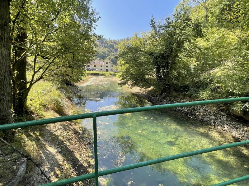 Immeuble mixte - 518 m² - 16 pièces