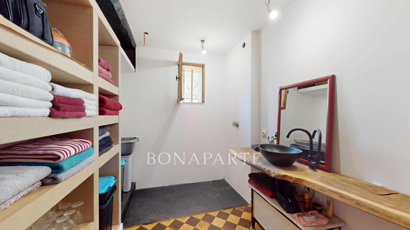 Maison - 189 m² - 8 pièces