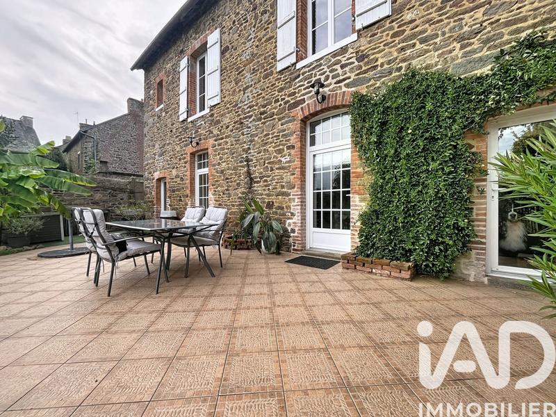 Maison de ville - 224 m² - 9 pièces