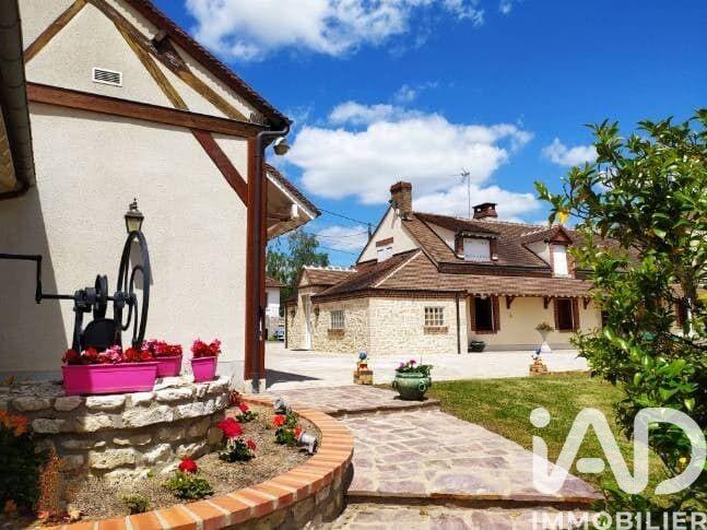 Maison - 294 m² - 10 pièces