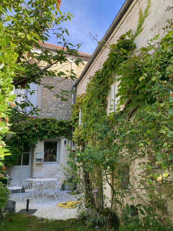 Maison - 241 m² - 7 pièces