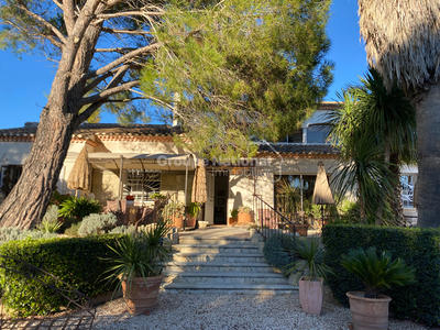 Maison - 230 m² - 6 pièces